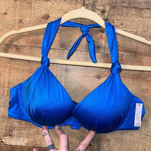 VICTORIA'S SECRET SWIM
Knotted Sexy Tee Push-Up Bikini Top - Picture 4 of 8